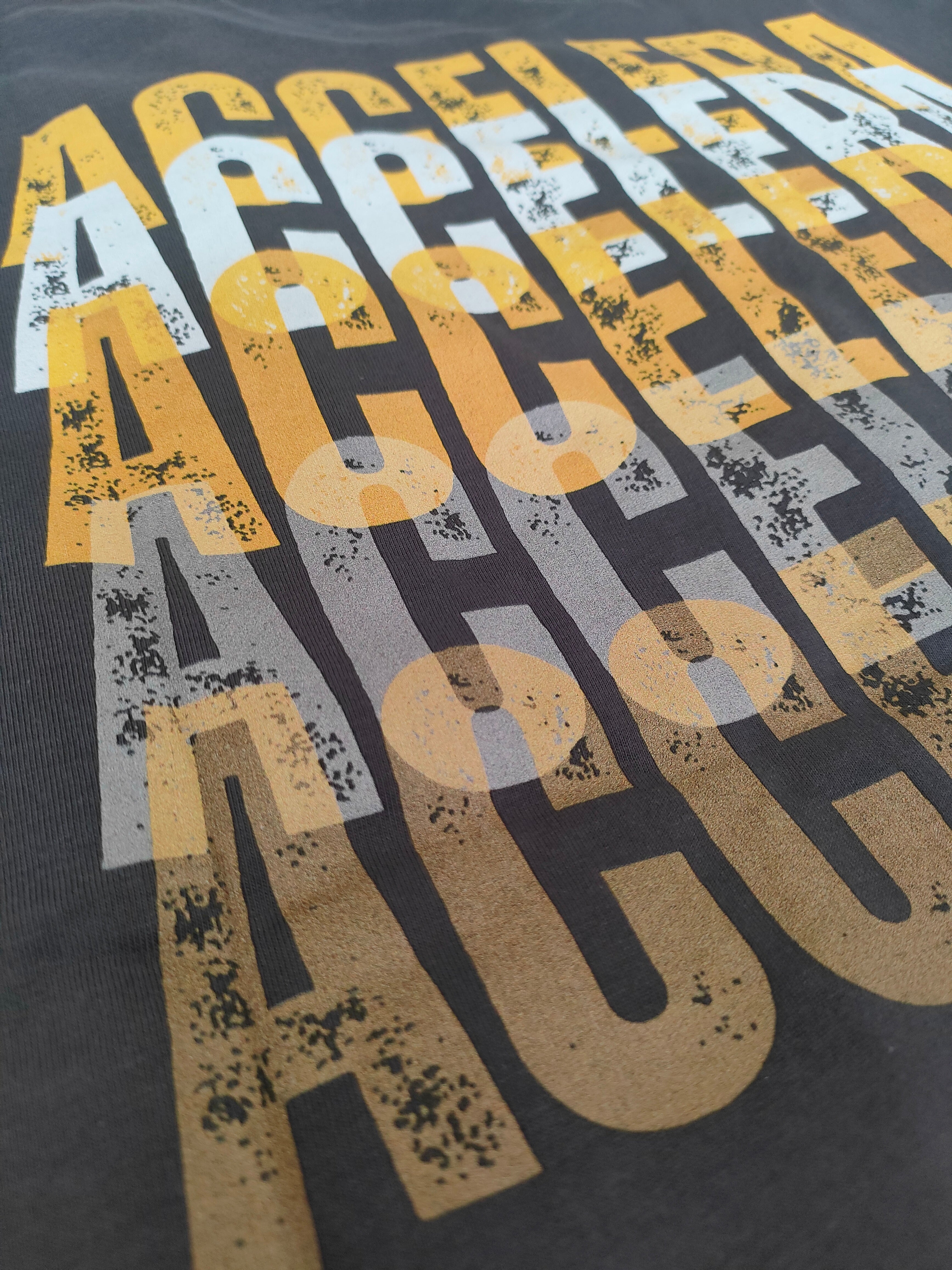 T-shirt a maniche corte "Nel dubbio...accelera"