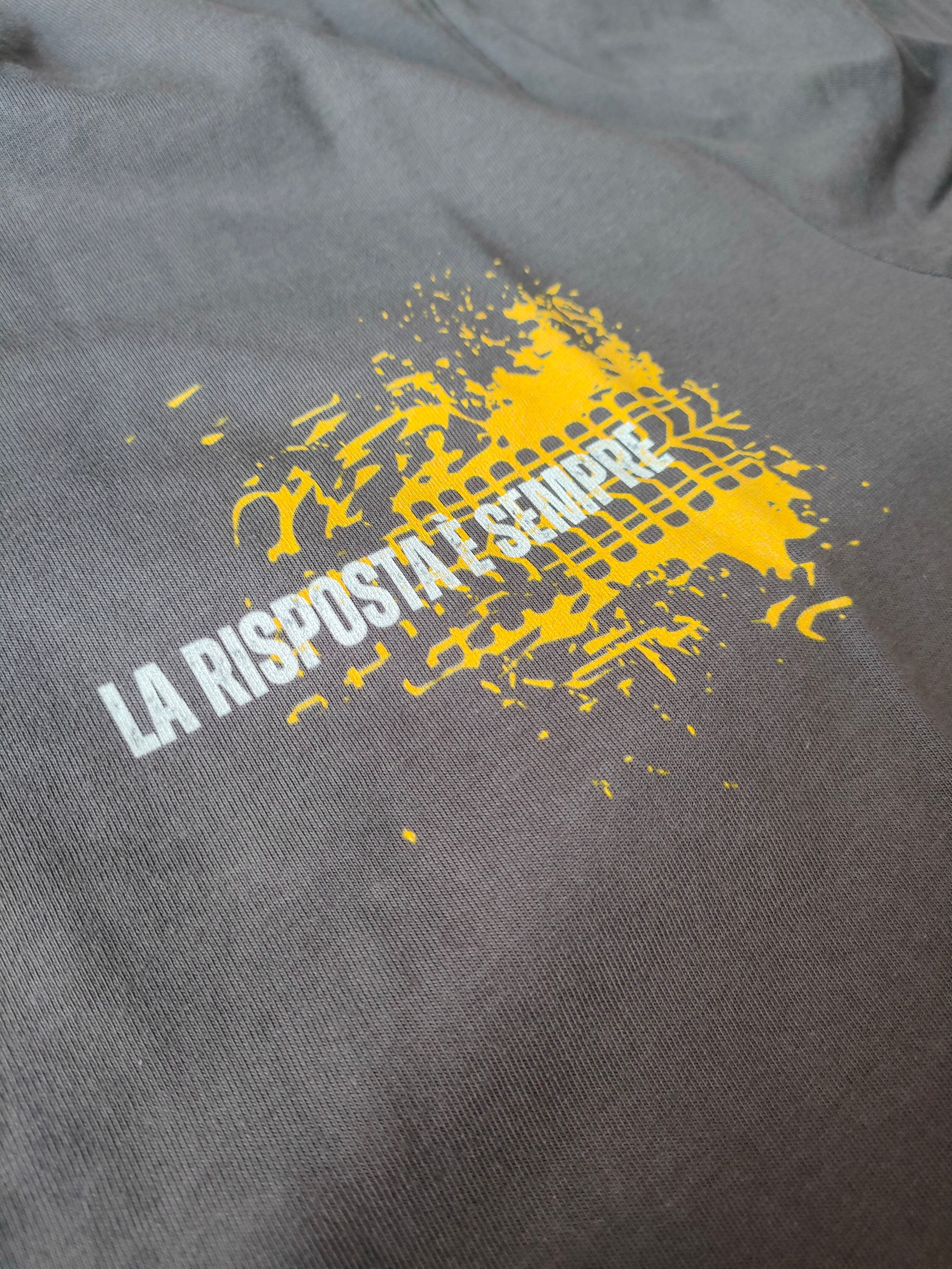 T-shirt a maniche corte "La risposta è sempre...accelera"