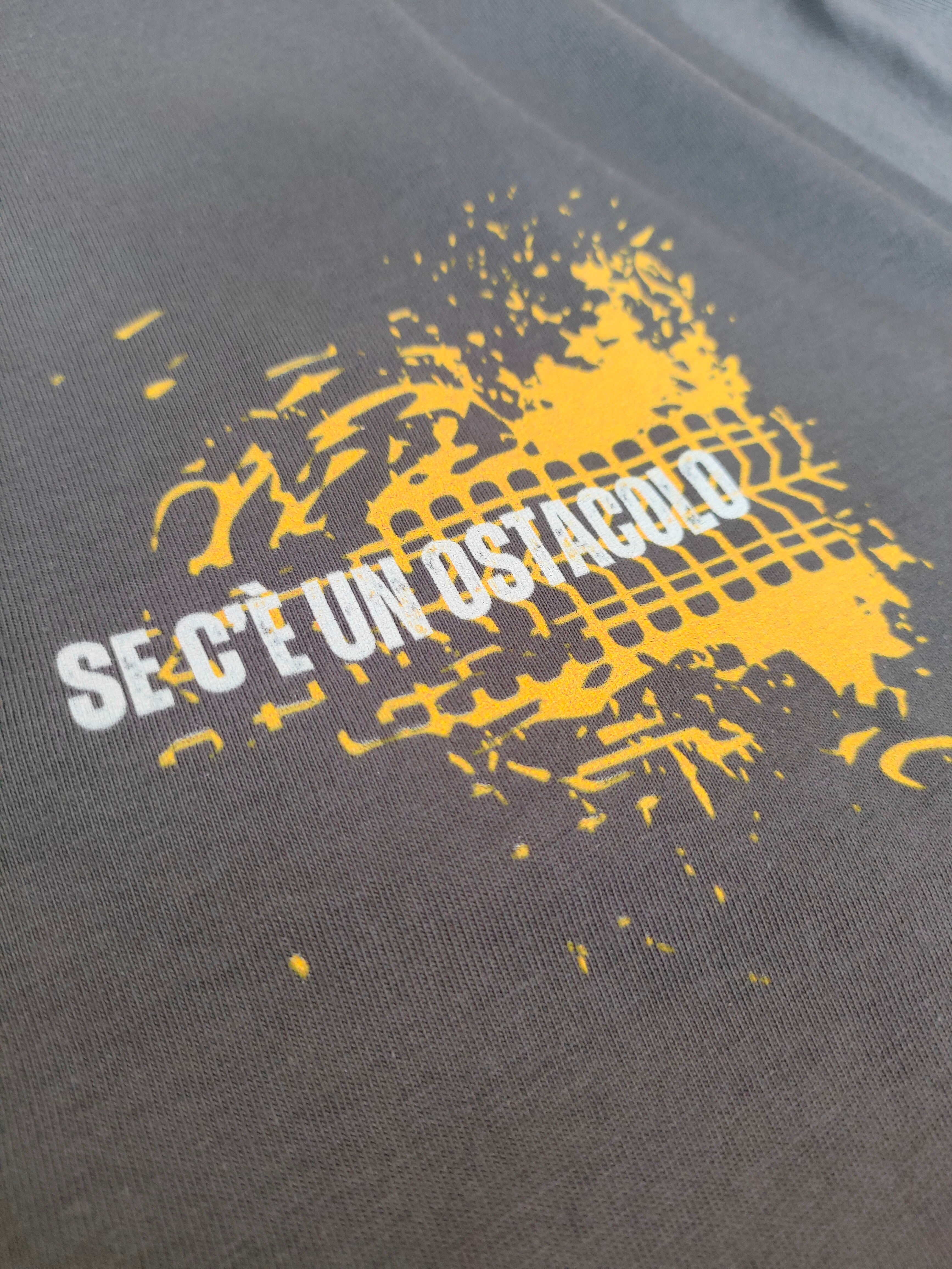 T-shirt a maniche corte "Se c'è un ostacolo...accelera"